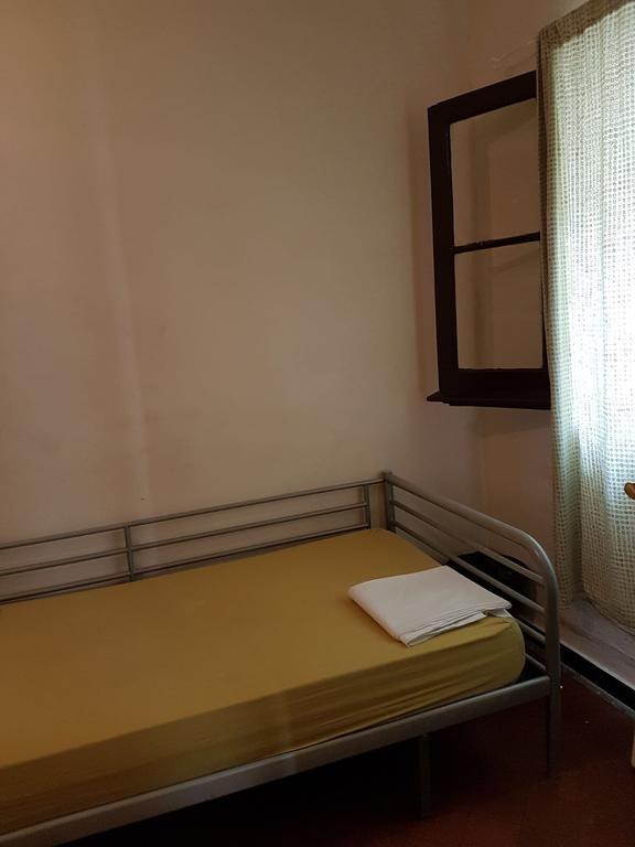 Barcelona 4 Fun Hostel Esterno foto